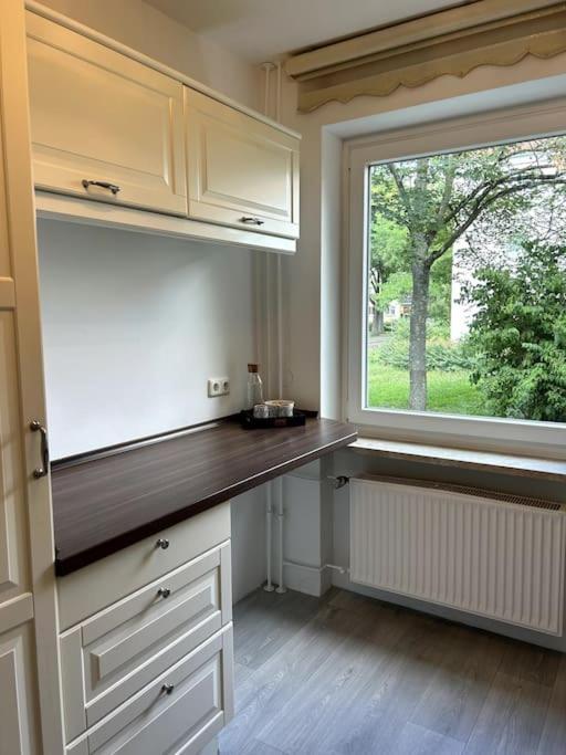 Country Style Apartment With Balcony Near Fair Hannover Exterior photo
