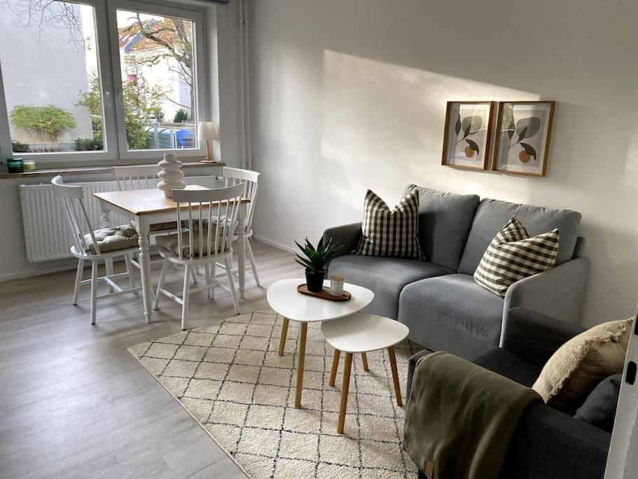 Country Style Apartment With Balcony Near Fair Hannover Exterior photo